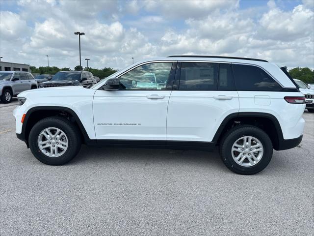 2025 Jeep Grand Cherokee GRAND CHEROKEE LAREDO 4X2