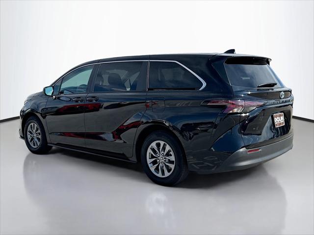 2024 Toyota Sienna LE