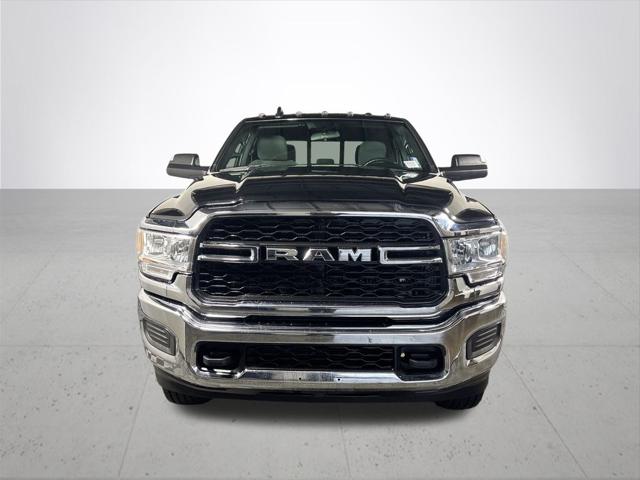 2022 RAM 3500 Tradesman Crew Cab 4x4 64 Box