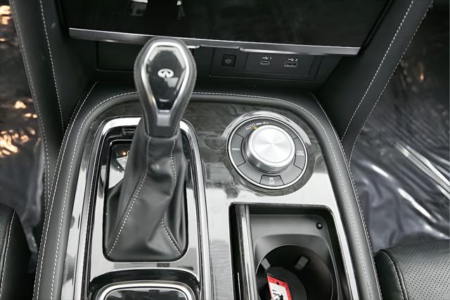 2024 INFINITI QX80 LUXE AWD