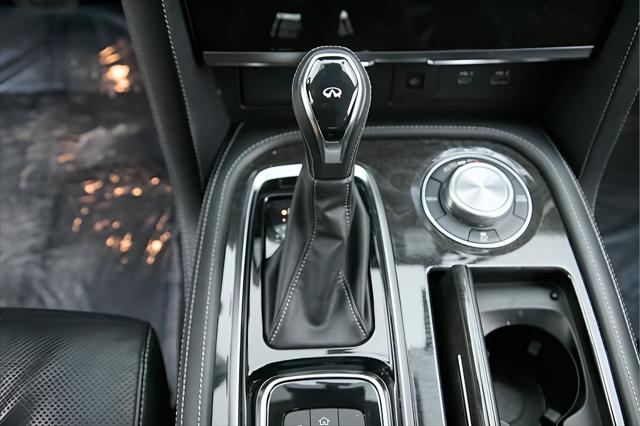 2024 INFINITI QX80 LUXE AWD