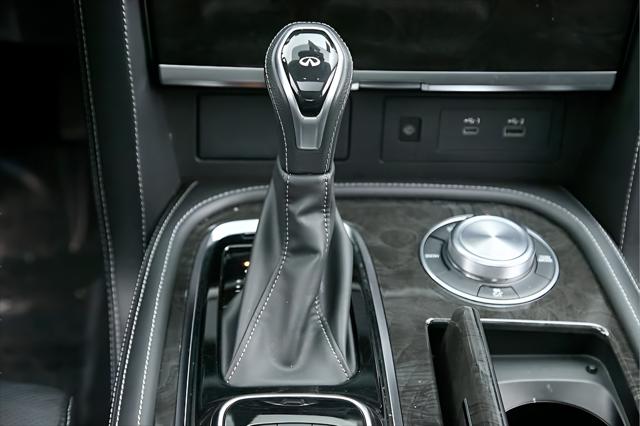2024 INFINITI QX80 LUXE AWD