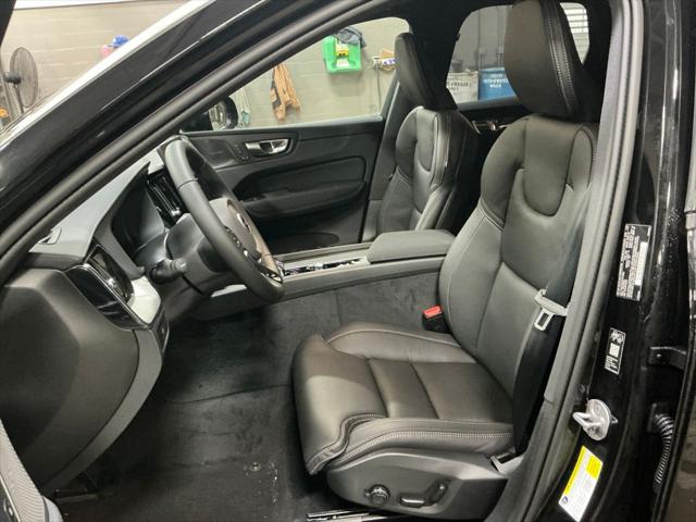 2026 Volvo XC60 B5 Ultra Black Edition