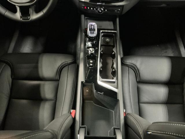 2026 Volvo XC60 B5 Ultra Black Edition