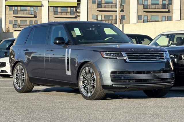 2025 Land Rover Range Rover P615 SV