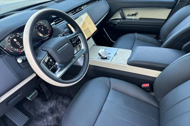 2025 Land Rover Range Rover P615 SV