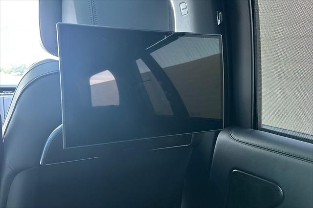 2025 Land Rover Range Rover P615 SV