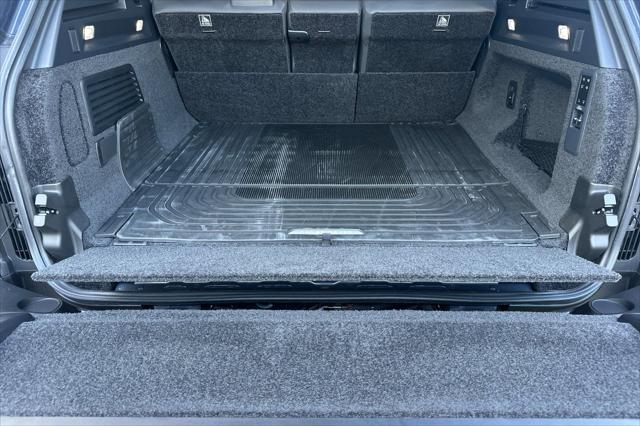 2025 Land Rover Range Rover P615 SV