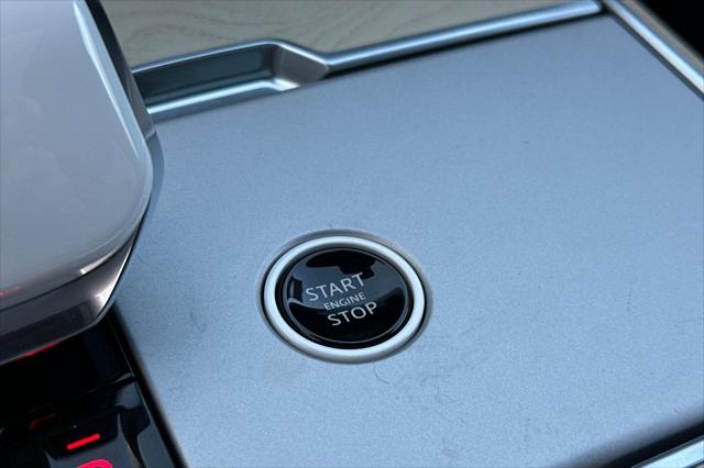 2025 Land Rover Range Rover P615 SV