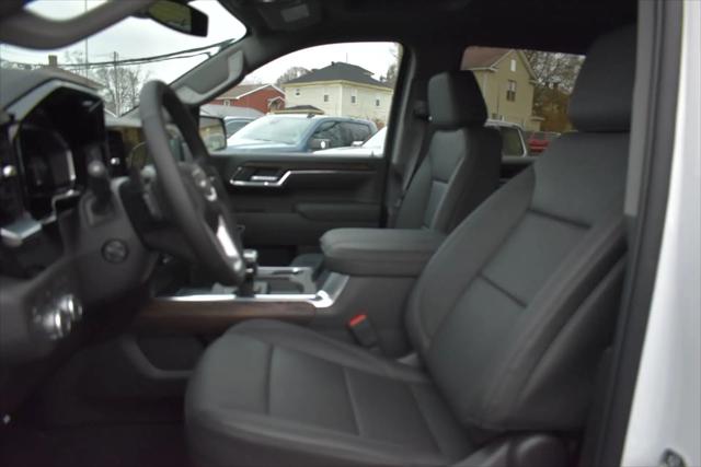 2026 GMC Sierra 1500 Crew Cab, Standard Bed, SLT, 4WD