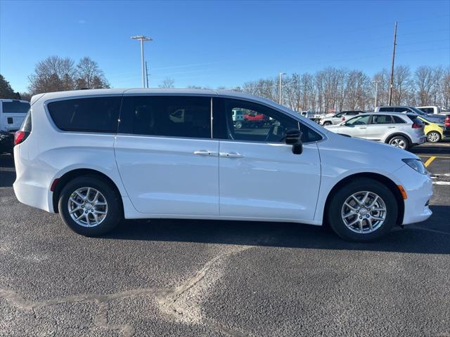 2026 Chrysler Voyager LX
