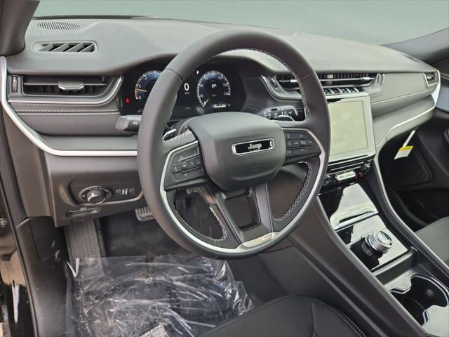2025 Jeep Grand Cherokee L Laredo 4x2
