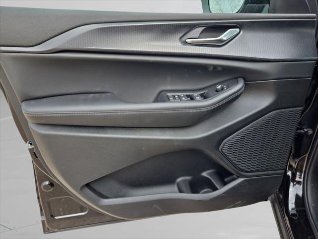 2025 Jeep Grand Cherokee L Laredo 4x2