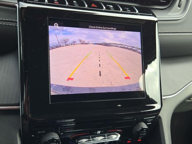 2025 Jeep Grand Cherokee L Laredo 4x2