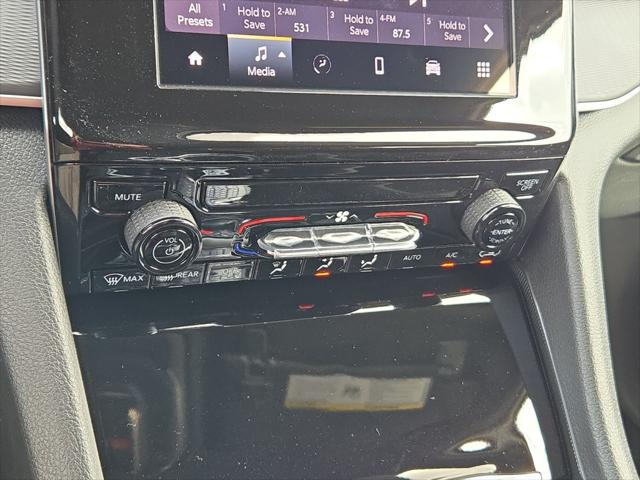 2025 Jeep Grand Cherokee L Laredo 4x2