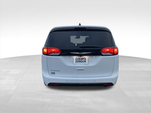 2026 Chrysler Voyager LX