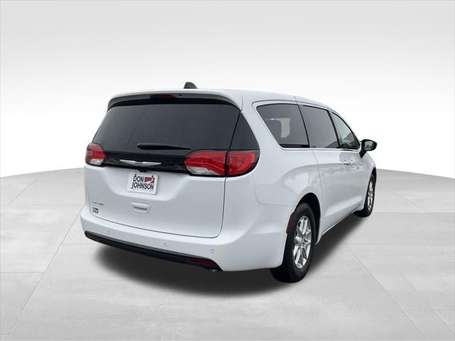2026 Chrysler Voyager LX