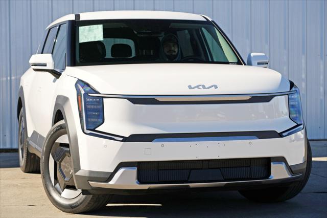 2024 Kia EV9 Light Long Range