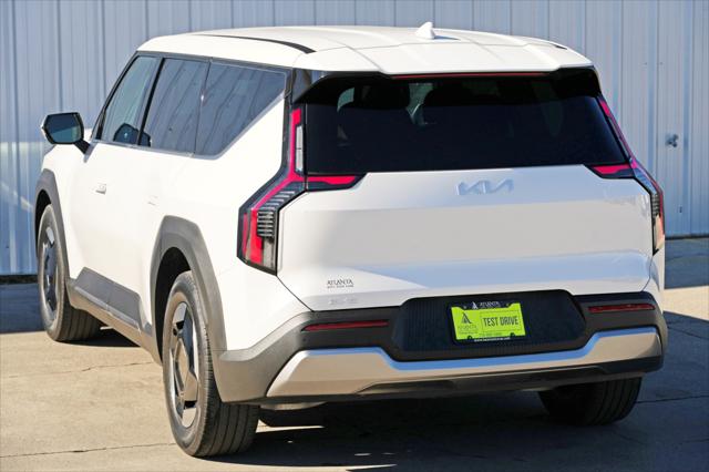 2024 Kia EV9 Light Long Range