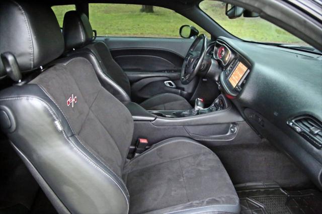 2016 Dodge Challenger R/T Plus