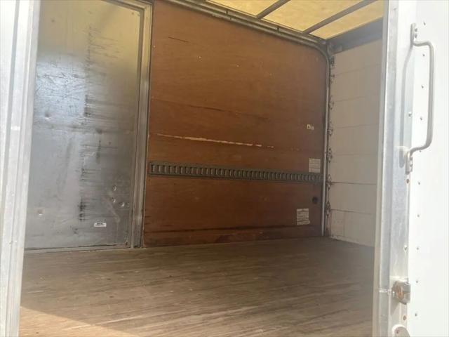 2017 Ford E-350 Cutaway E350 SD DRW CUTAWAY VAN