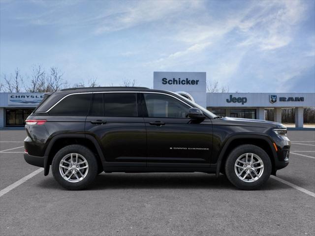 2026 Jeep Grand Cherokee Laredo 4x4
