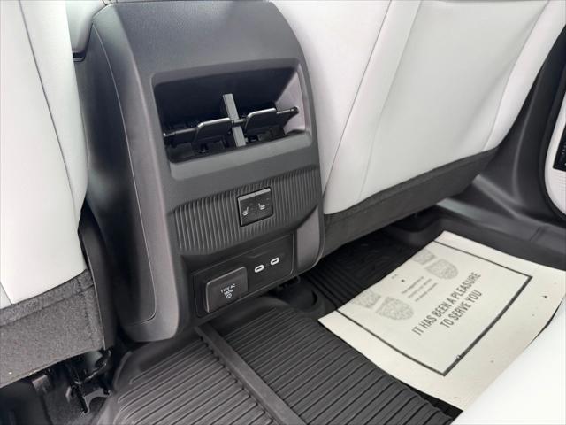 2026 Jeep Cherokee Overland 4x4