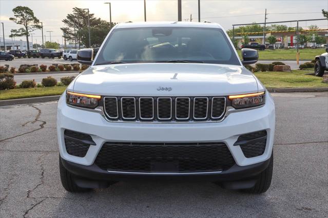 2026 Jeep Grand Cherokee GRAND CHEROKEE LAREDO X 4X4