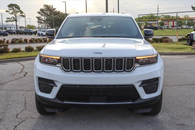 2026 Jeep Grand Cherokee GRAND CHEROKEE LAREDO X 4X4