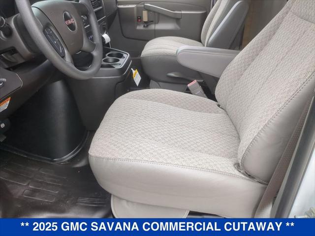 2025 GMC Savana Cutaway Work Van