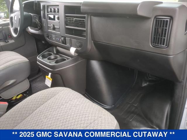 2025 GMC Savana Cutaway Work Van