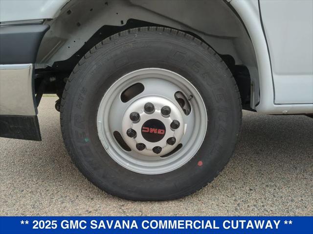 2025 GMC Savana Cutaway Work Van