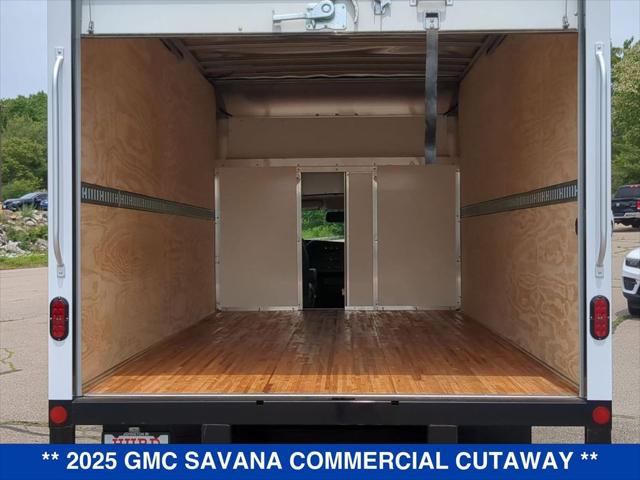 2025 GMC Savana Cutaway 4500 Van