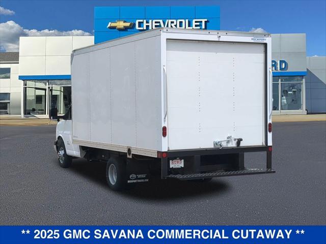 2025 GMC Savana Cutaway 4500 Van