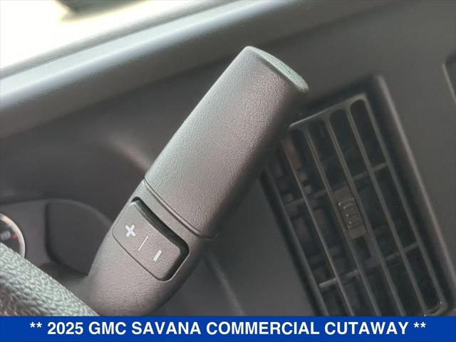 2025 GMC Savana Cutaway 4500 Van