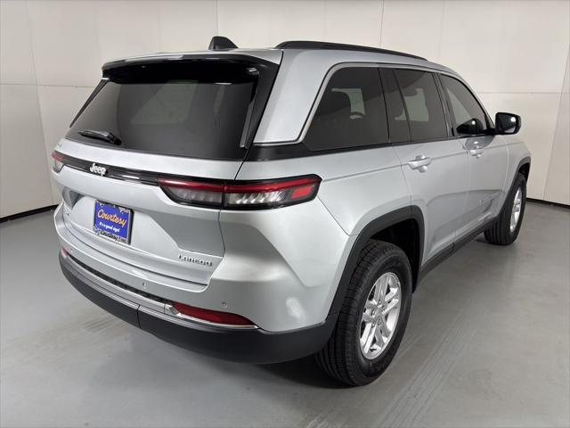 2025 Jeep Grand Cherokee Laredo 4x4