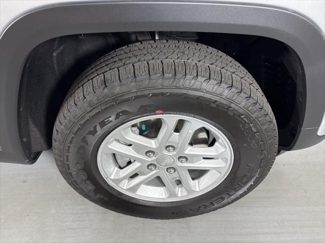 2025 Jeep Grand Cherokee Laredo 4x4