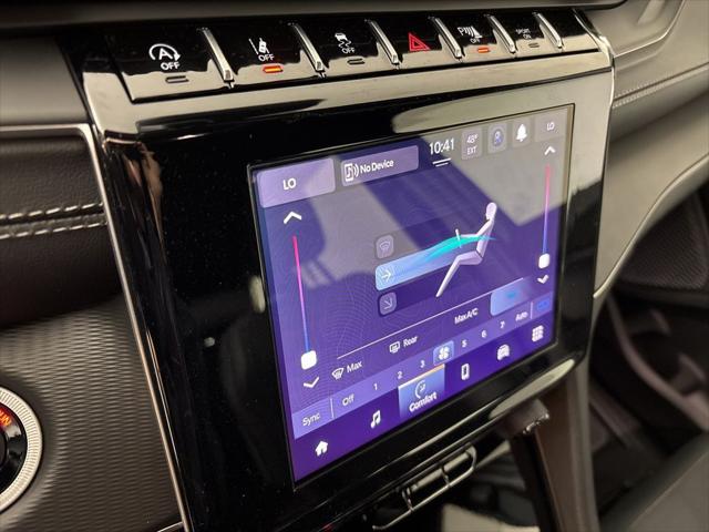 2025 Jeep Grand Cherokee Laredo 4x4