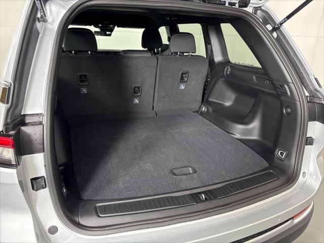2025 Jeep Grand Cherokee Laredo 4x4