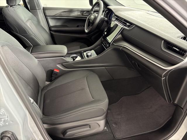 2025 Jeep Grand Cherokee Laredo 4x4