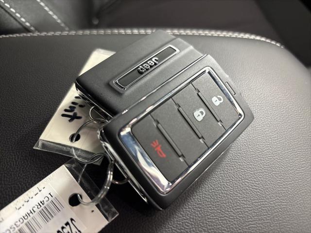 2025 Jeep Grand Cherokee Laredo 4x4
