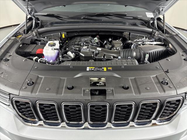2025 Jeep Grand Cherokee Laredo 4x4