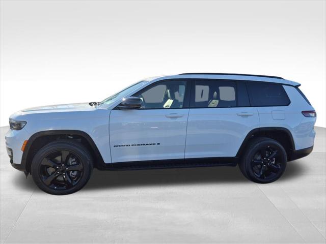 2025 Jeep Grand Cherokee L Altitude 4x4