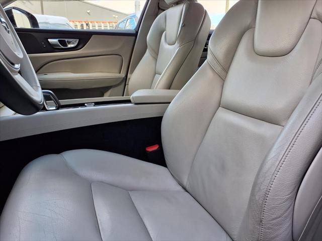 2024 Volvo S60 B5 Plus Dark Theme