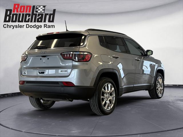 2023 Jeep Compass Latitude Lux FWD