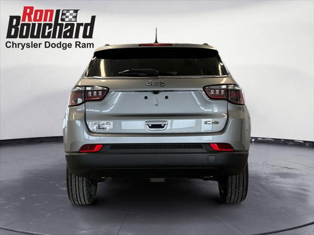 2023 Jeep Compass Latitude Lux FWD