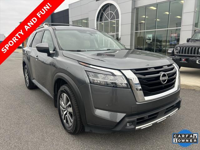 2022 Nissan Pathfinder SL 2WD