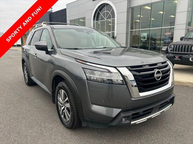 2022 Nissan Pathfinder SL 2WD