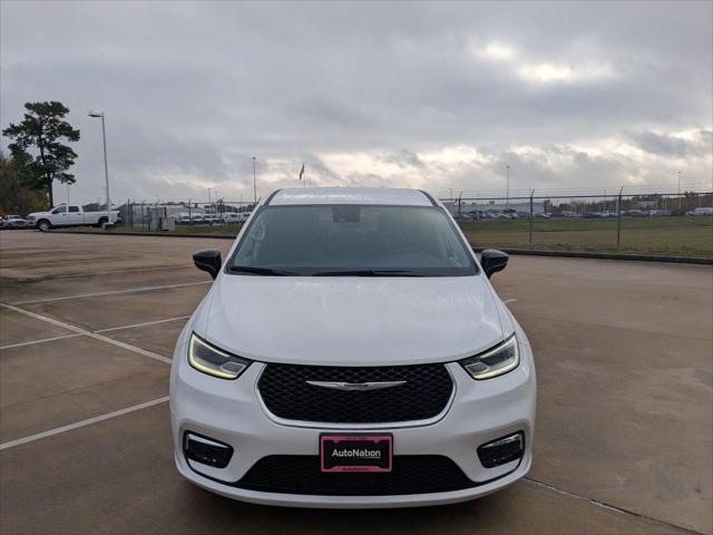 2024 Chrysler Pacifica Hybrid Select