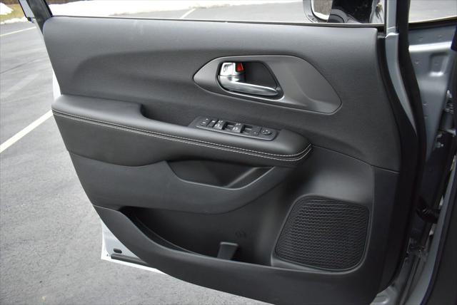2026 Chrysler Voyager LX